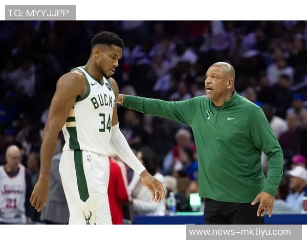 里弗斯确认字母哥将随队出征但预计缺席对热火和尼克斯的比赛 里弗斯确认字母哥将随队出征但预计缺席对热火和尼克斯的比赛