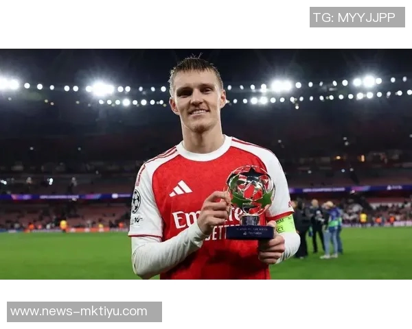 厄德高随挪威队出征继续康复治疗在场外全力支持国家队 厄德高随挪威队出征继续康复治疗在场外全力支持国家队